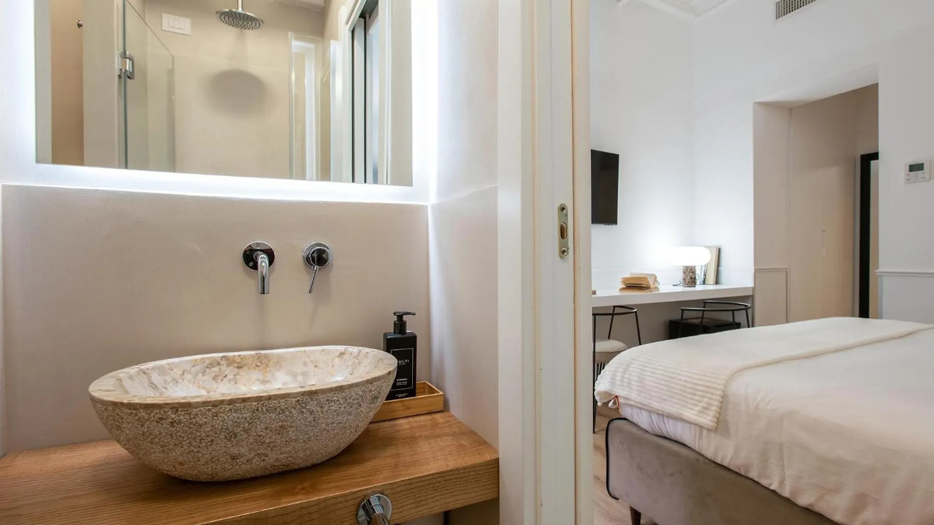 Bed & Breakfast Pantheon Suites Rome 2