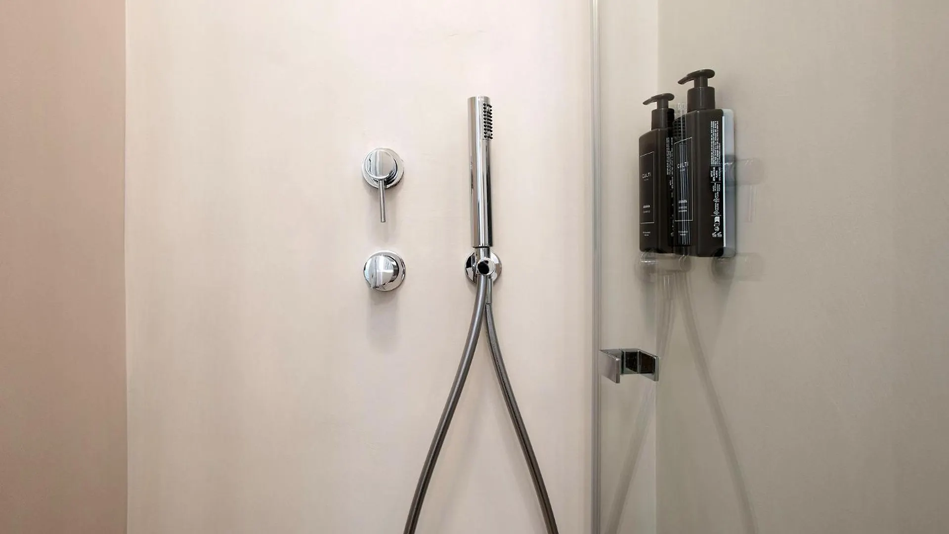 Pantheon Suites Rome 2